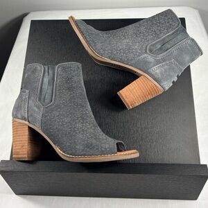 Toms Majorca Peep Toe Ankle Booties Wood Block Heel Gray Perforated Womens 7